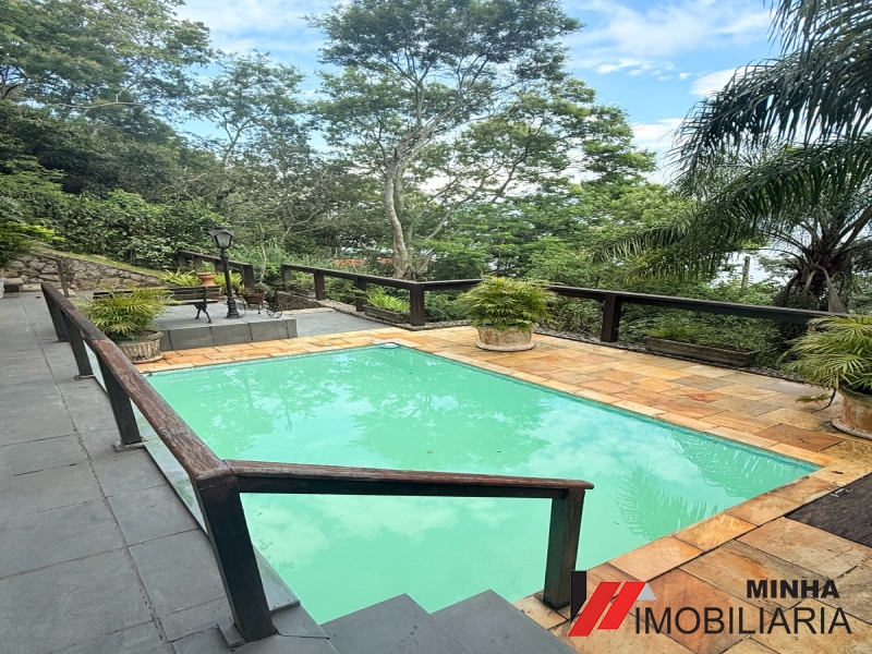 MRImóveis vende linda casa no Cond. Vista Mar em Mangaratiba.