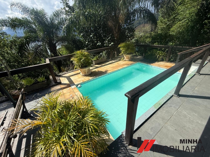 MRImóveis vende linda casa no Cond. Vista Mar em Mangaratiba.