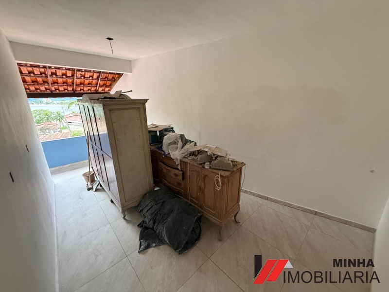 MRImóveis aluga linda casa na Praia do Saco em Mangaratiba.