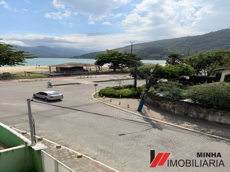 MRImóveis aluga triplex na Praia do Saco em Mangaratiba