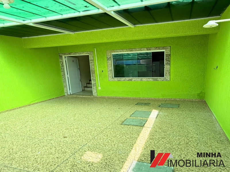 MRImóveis aluga triplex na Praia do Saco em Mangaratiba